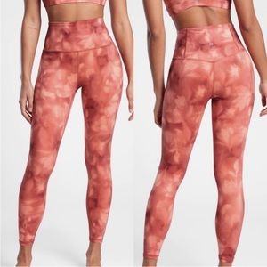Athleta Elation 7/8 Tight in Tie Dye Coral Size SP
